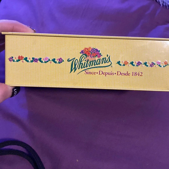 1947 Vintage Whitman's Sampler Tin Hinged Box - Picture 7 of 14